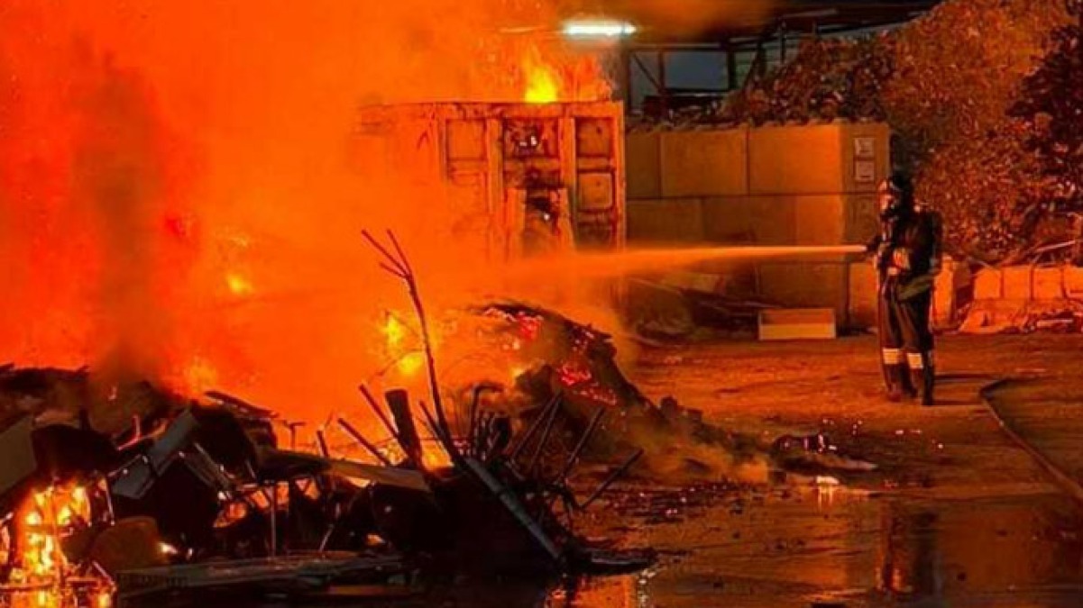 Brucia azienda per i rifiuti, nuovo allarme ambientale - 