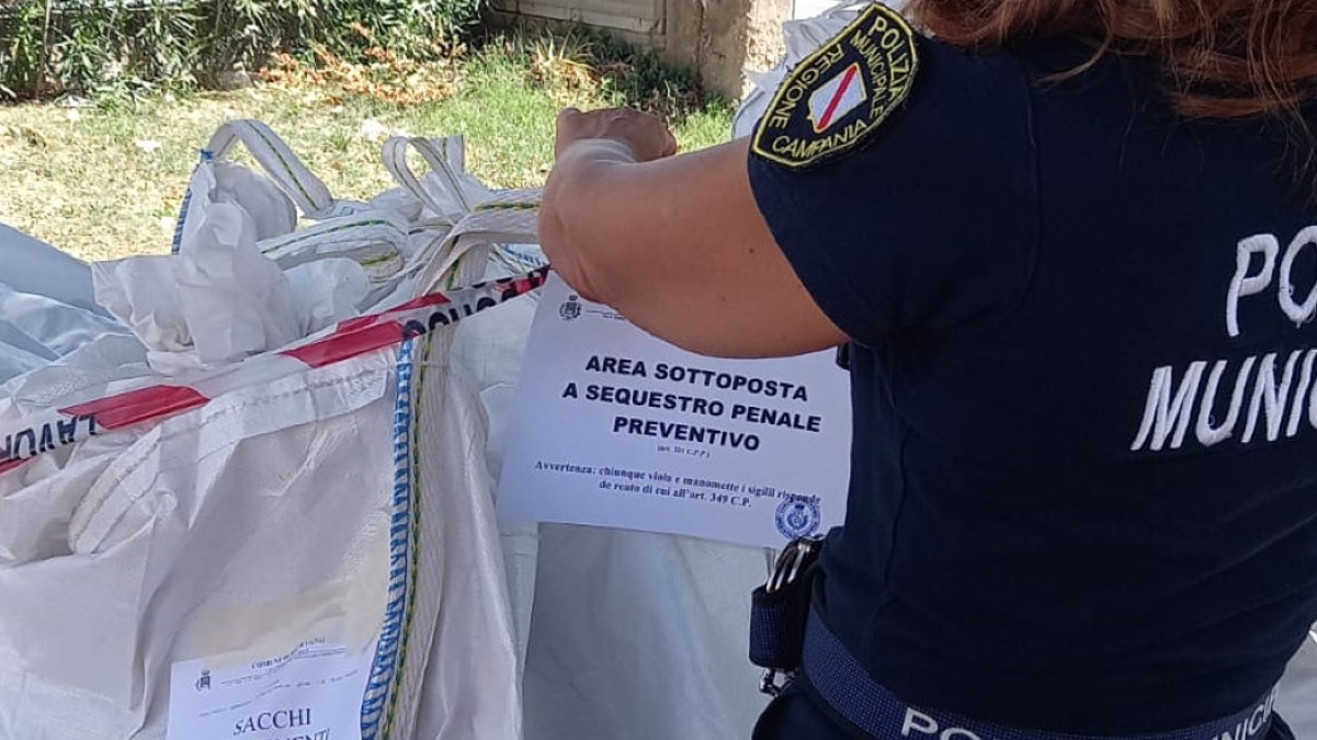 Brusciano, sequestrati nove big bag di rifiuti speciali  - 