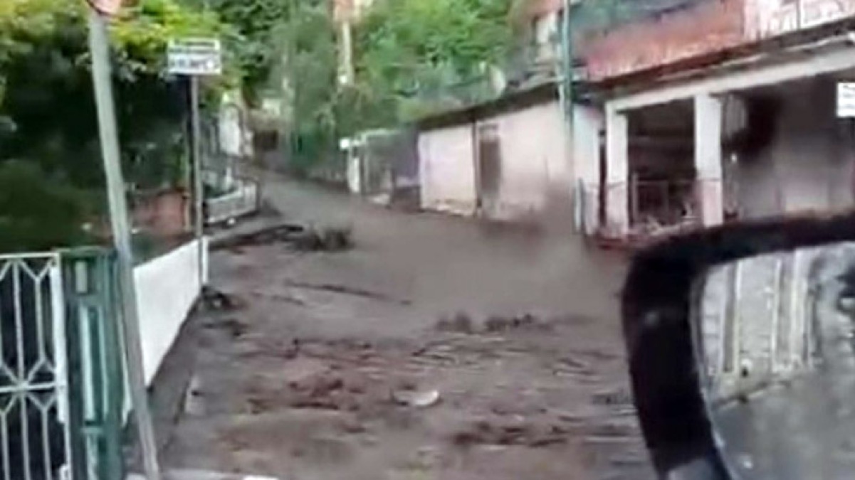 Forti temporali in Campainia: allagamenti e fango in strada - 