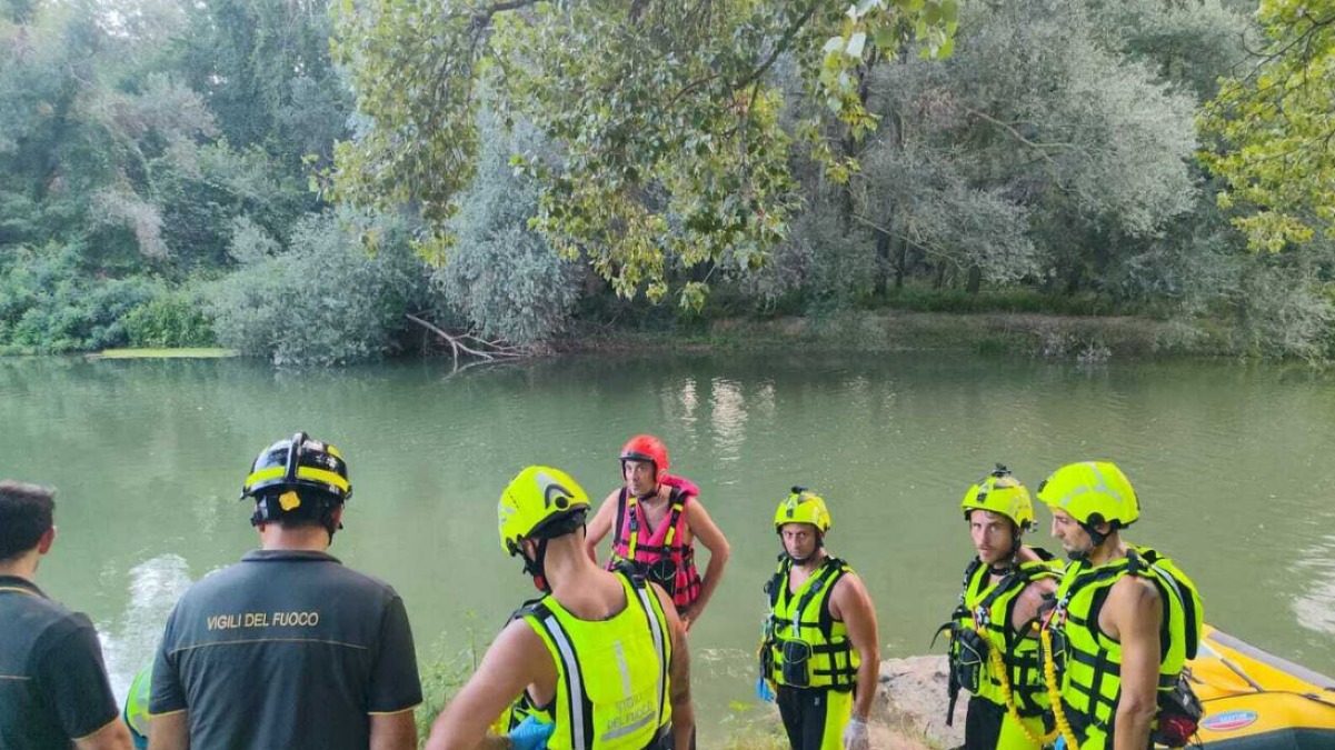 Si tuffa nel Volturno, recuperato corpo di un 17enne - 