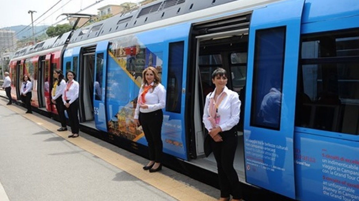 La Circumvesuviana elimina il Campania Express per i turisti - 