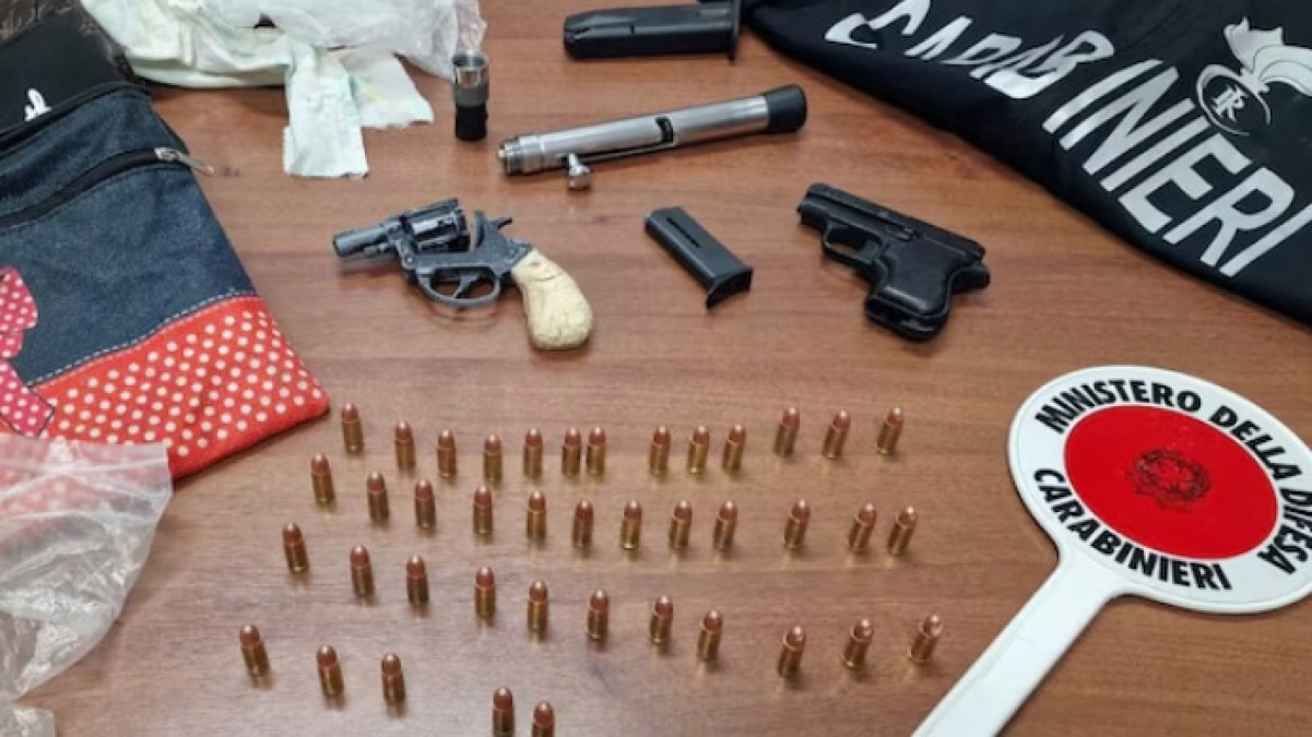 Un 20enne nascondeva arsenale in un deposito - 