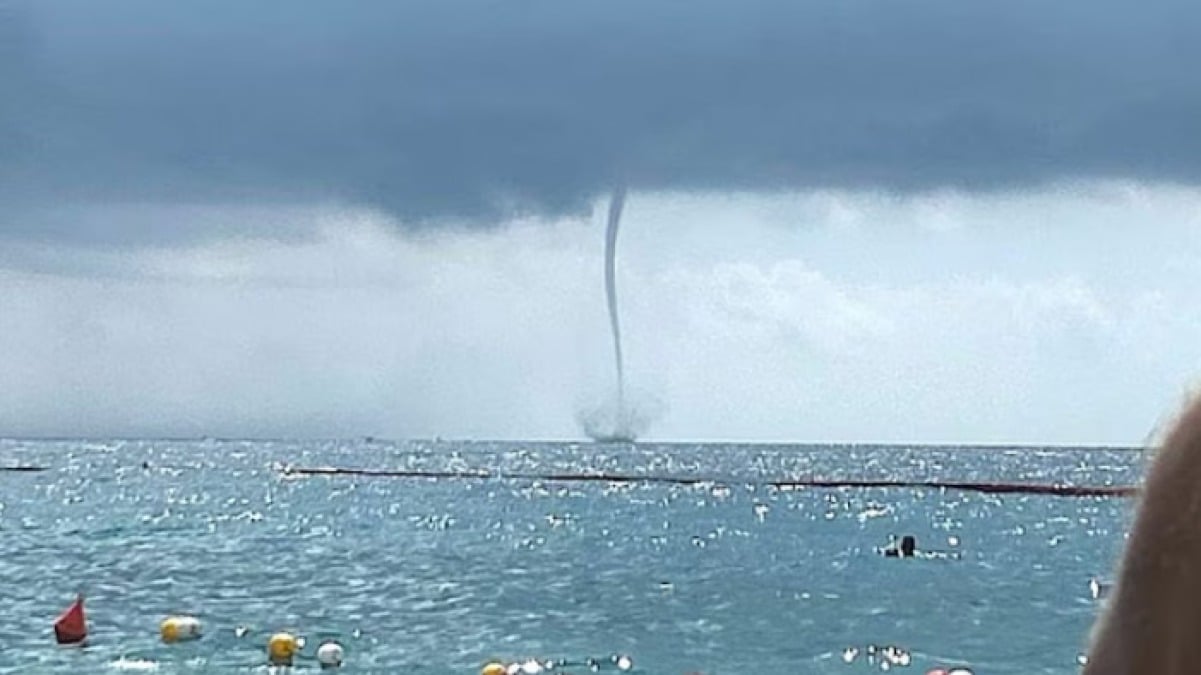 Tromba marina da paura in Costiera - 