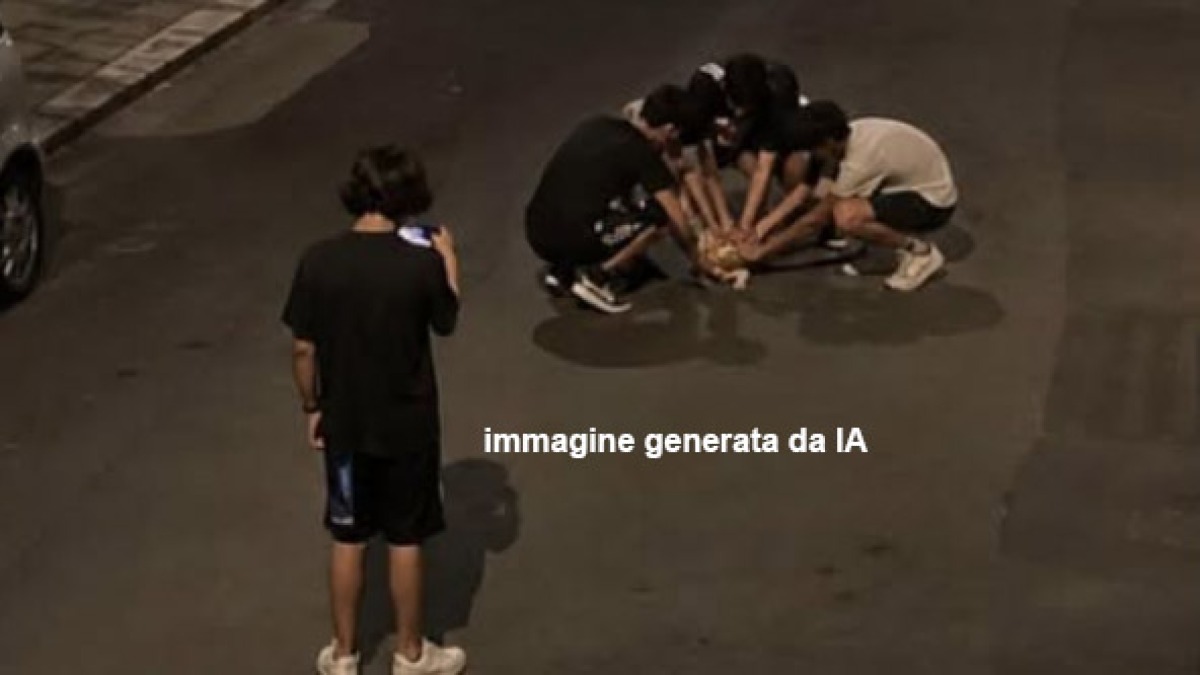 Gatto immobilizzato e torturato dalla babygang - 