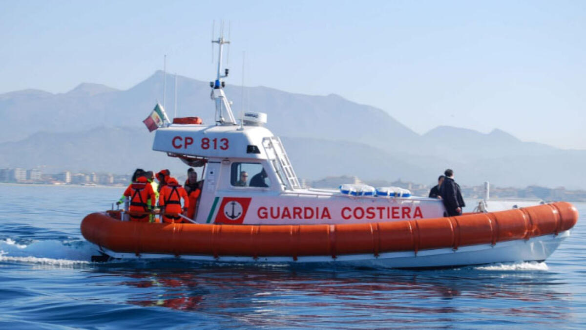 Scontro tra barca e gommone, muore 25enne - 