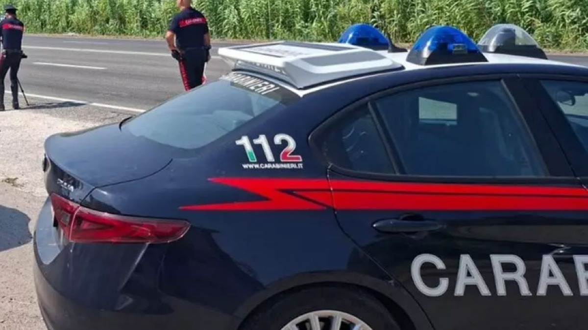 Litigano per la spesa e prova a buttare la coinquilina nel vuoto - 
