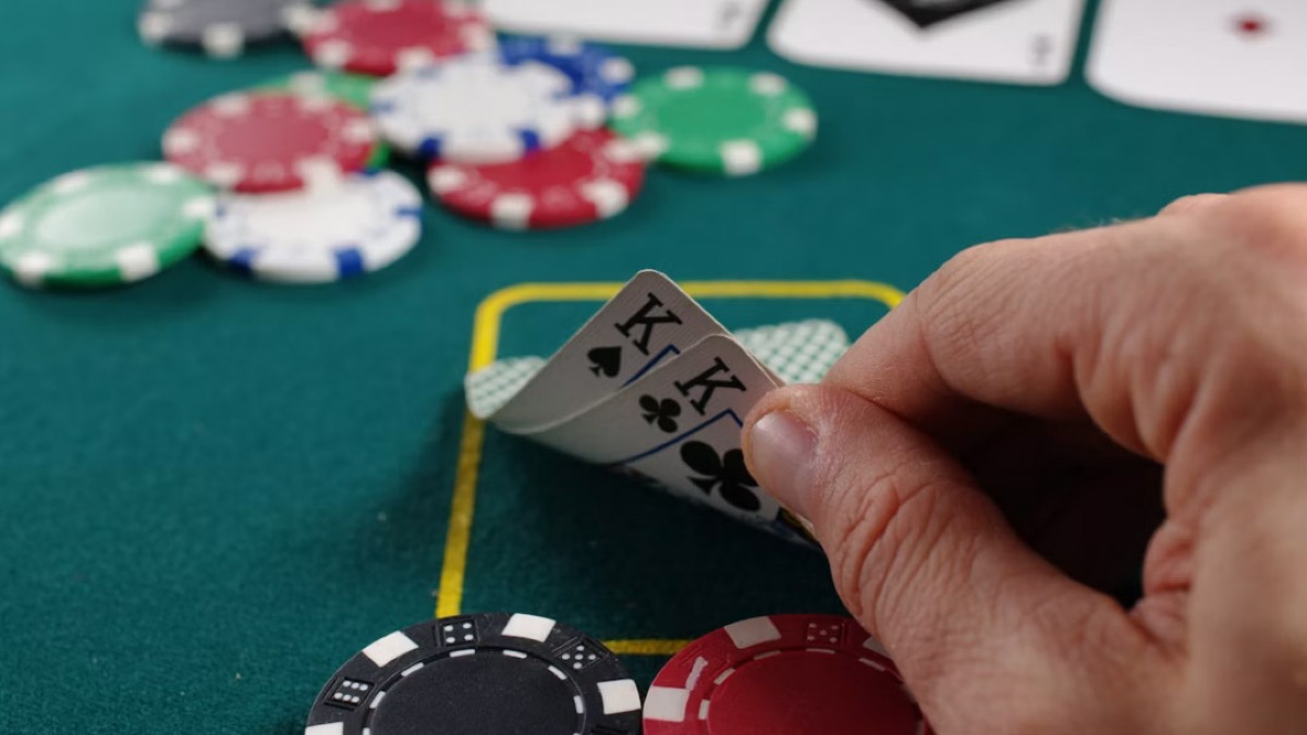Perde tutto al gioco e finisce nelle mani degli usurai - 
