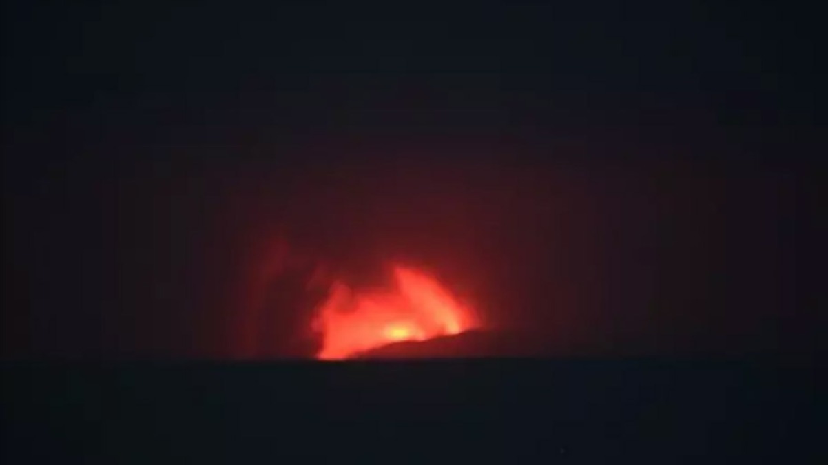 Erutta vulcano, famiglia napoletana con bambini bloccata a Giacarta - 