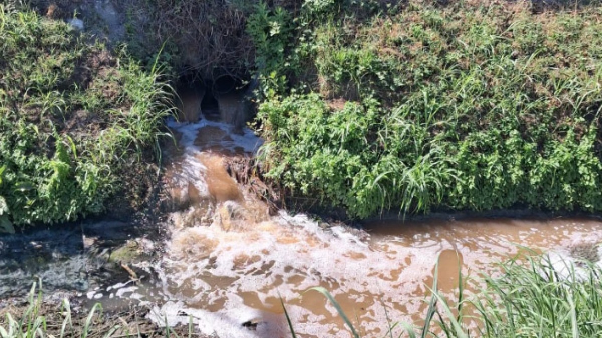 Acqua marrone nei canali di San Valentino Torio - 