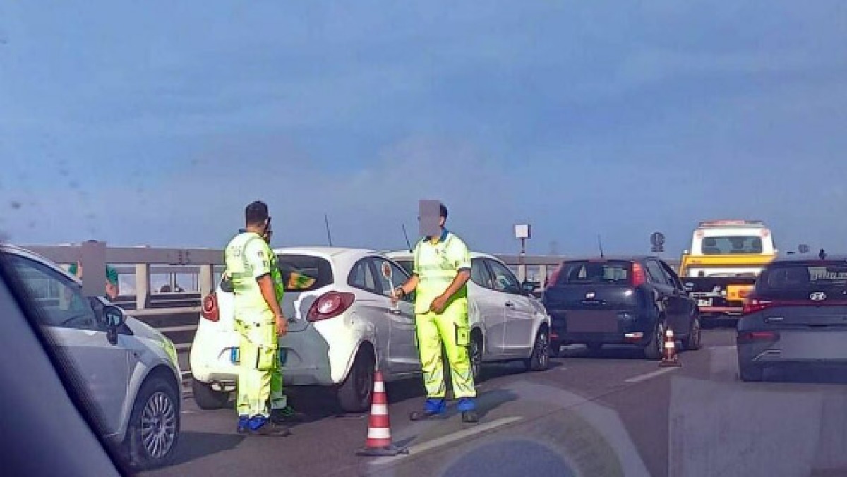 Grosso incidente sulla Statale 162, feriti e traffico in tilt - 