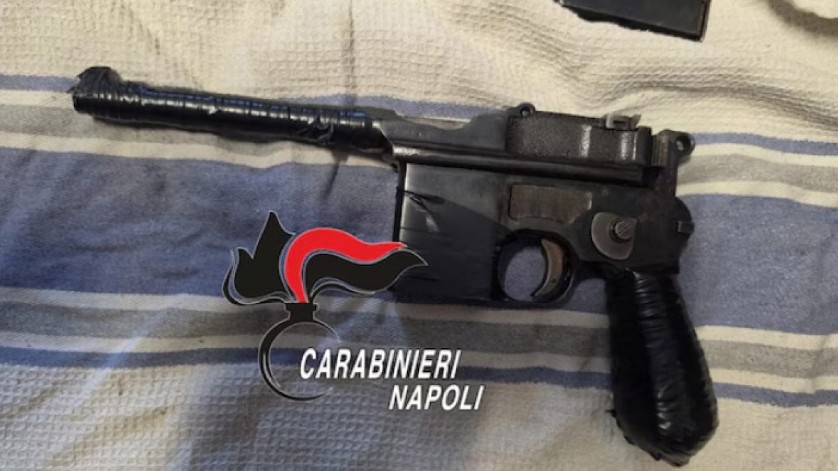 Ai domiciliari nel Nolano, in casa ha un'arma da guerra - 
