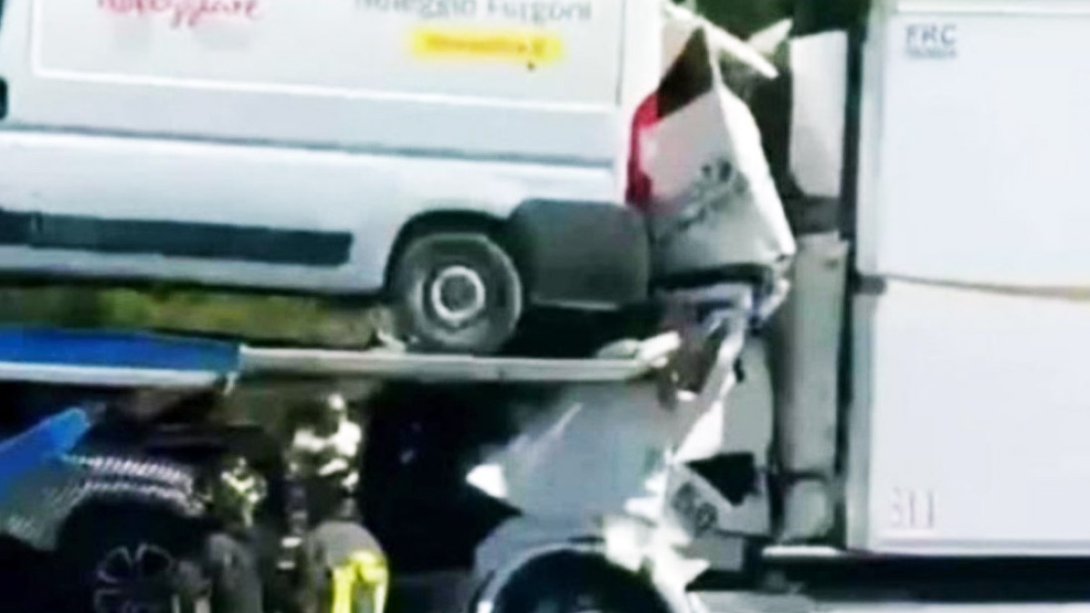 Camionista campano muore in un tamponamento sull'A1 - 