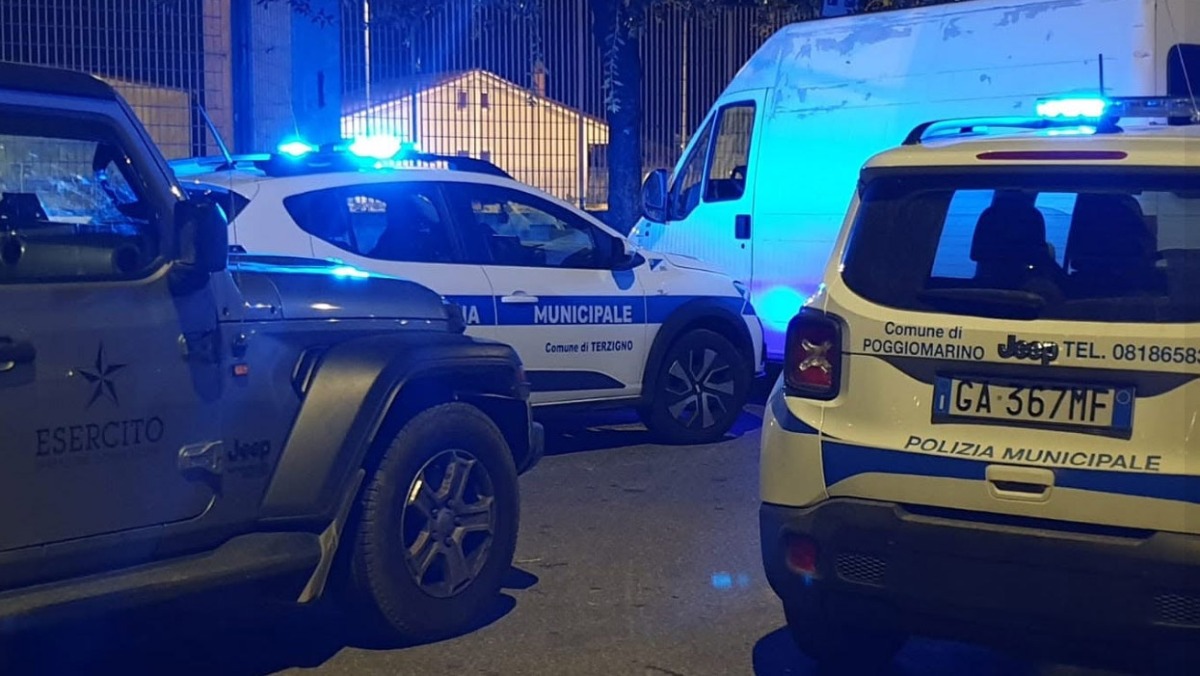 Intesa tra Terzigno e Poggiomarino, sequestrato furgone utilizzato per lo sversamento di rifiuti - 