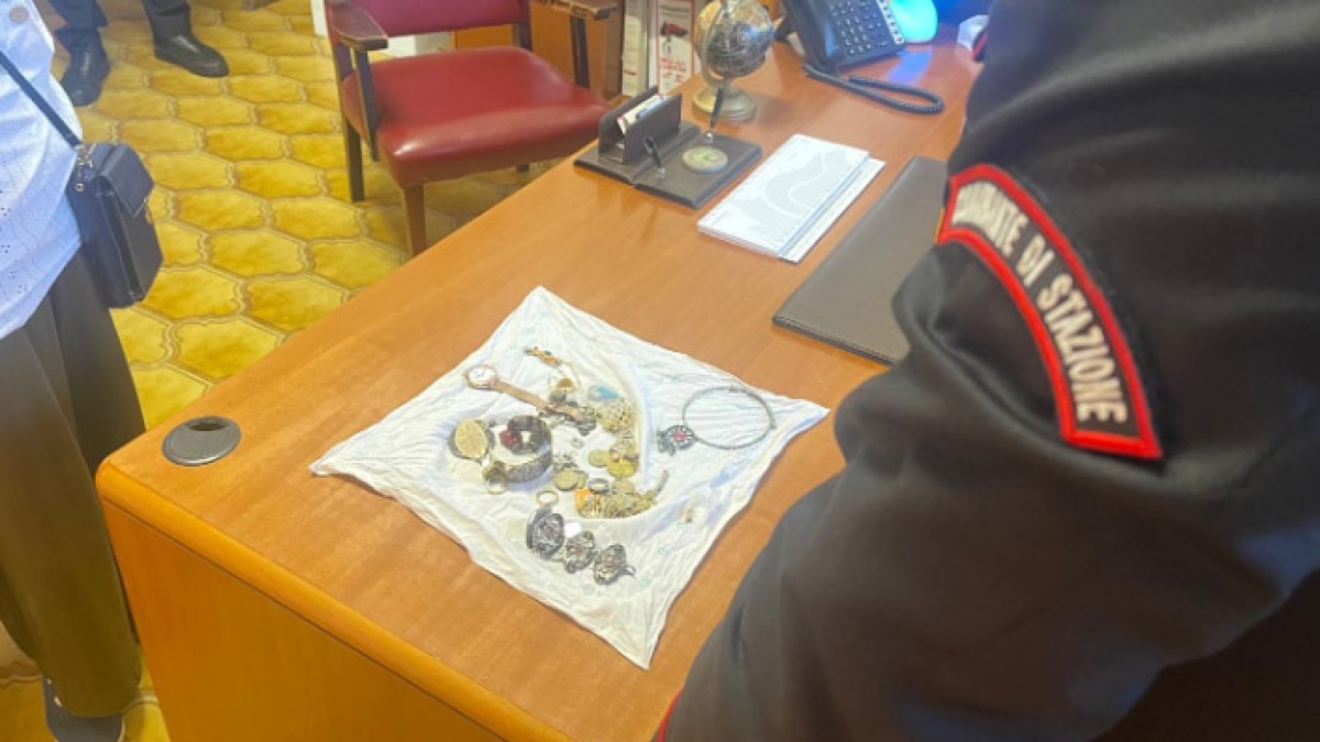 Va a truffare un anziano in compagnia del figlio di 12 anni - 