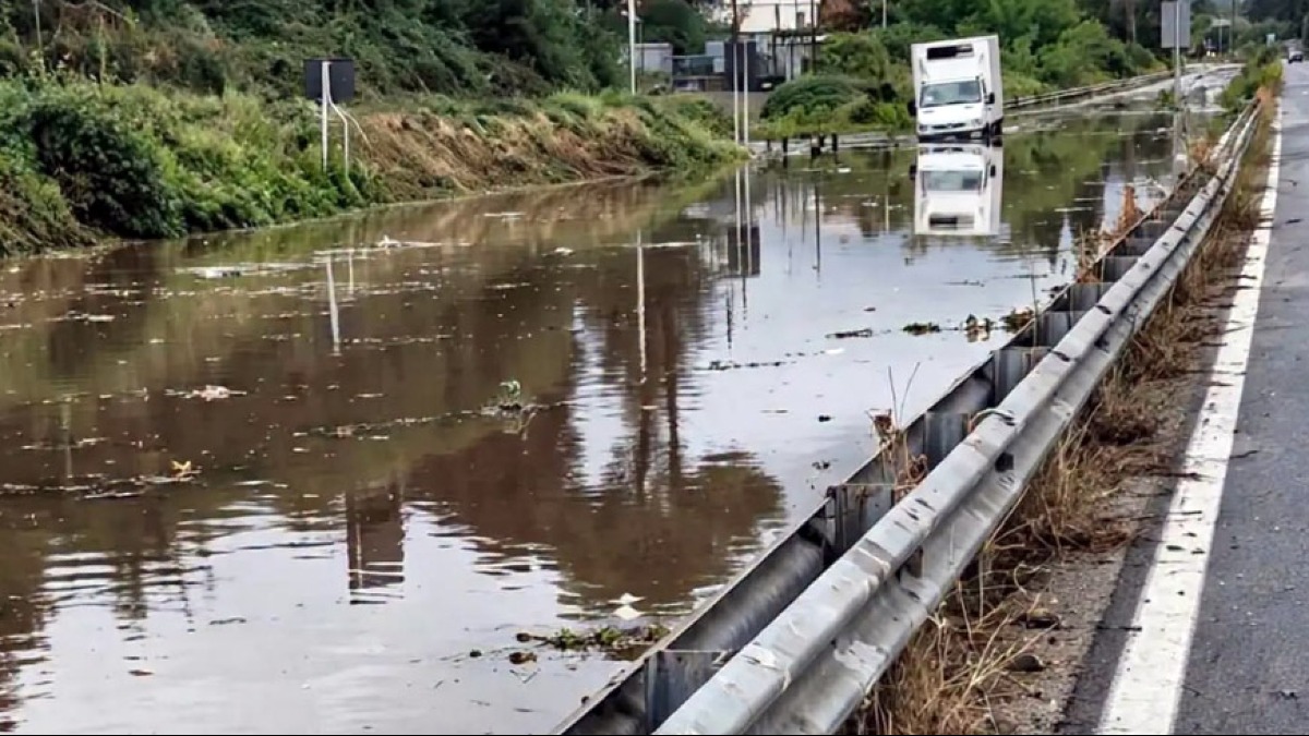 Bomba d'acqua, allagamenti anche sulla Tangenziale - 