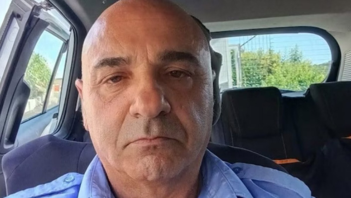 In auto con un taglio alla gola, la vittima è un vigilante - 