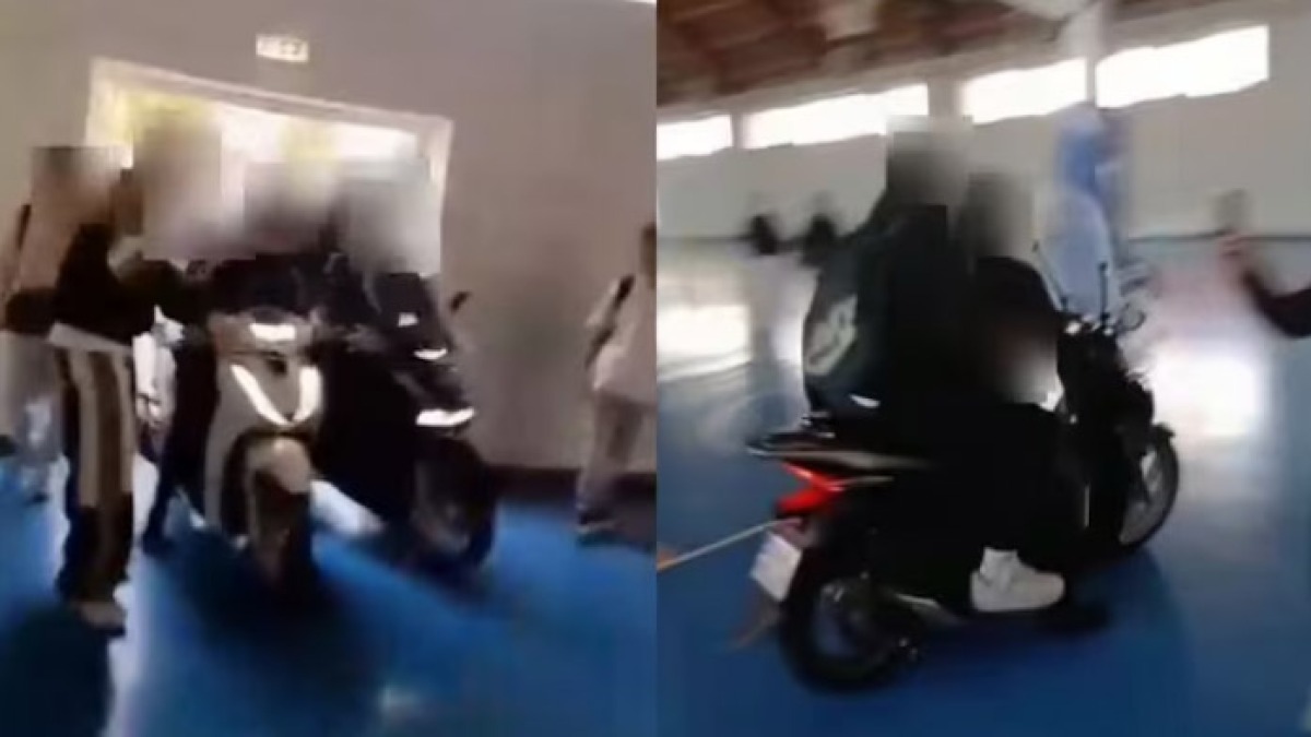 Liceo occupato, studenti con gli scooter nella palestra - 