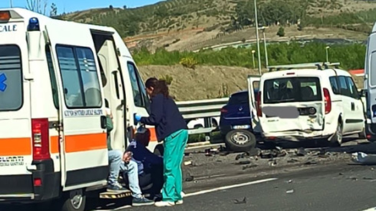 Tamponamento a catena sulla Salerno-Reggio: 7 feriti - 