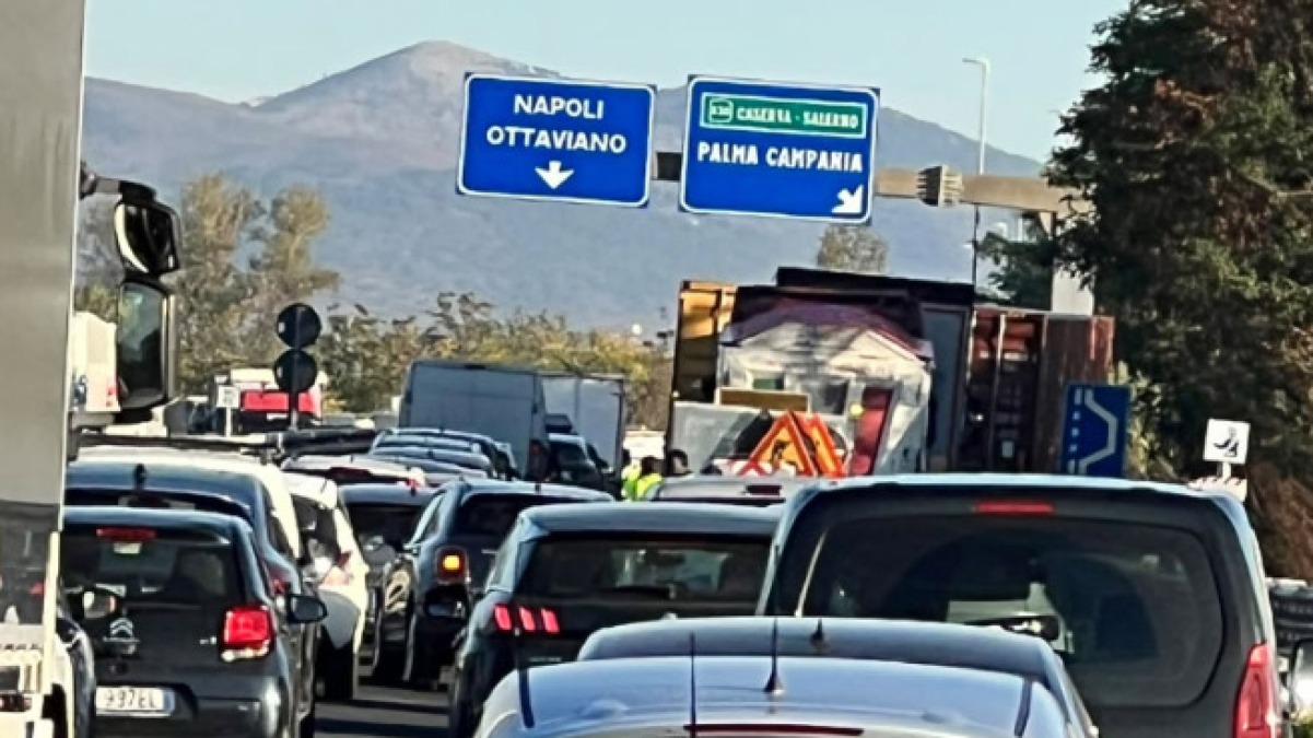 I tir bloccano la Statale 268: Paesi Vesuviani in tilt - 