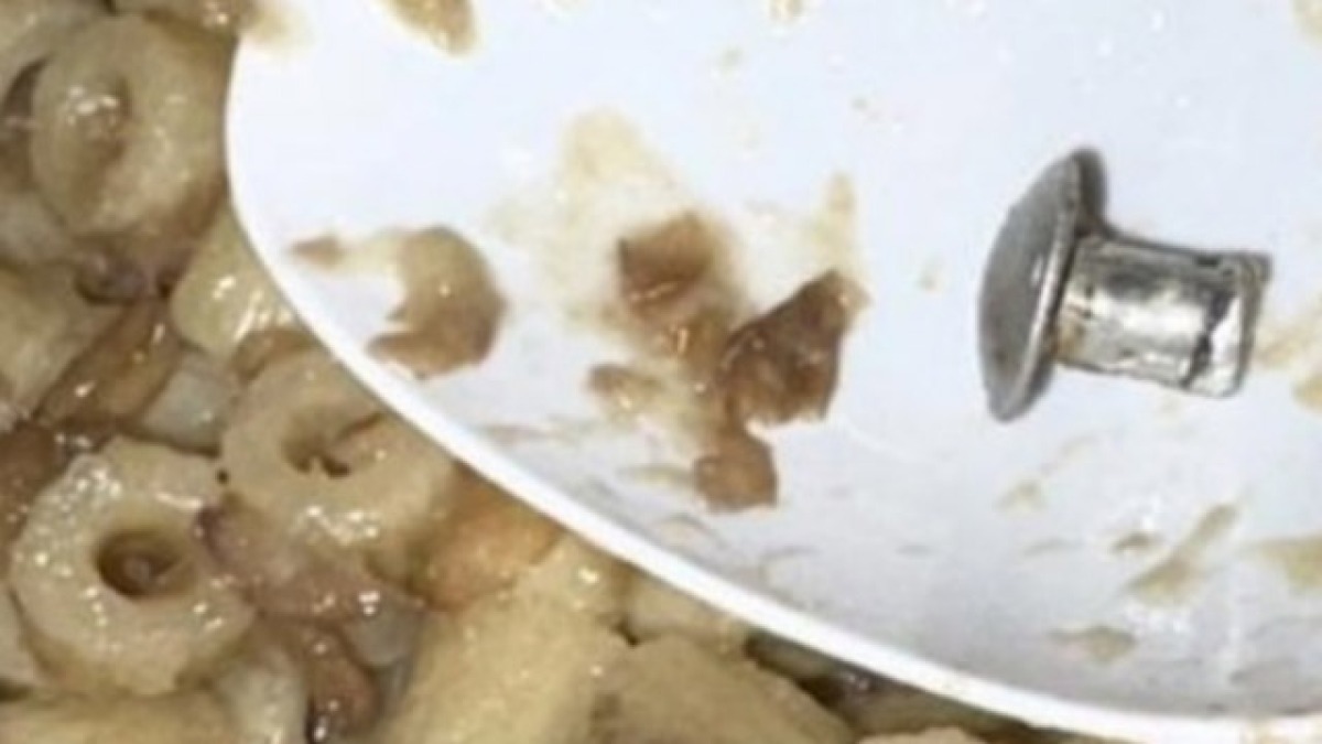 Corpi estranei nella mensa, si pensa al sabotaggio - 